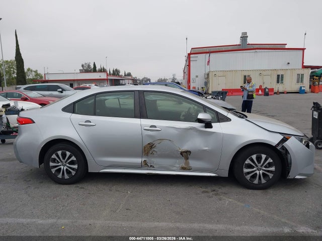 Toyota Corolla Hybrid Le 2022 JTDEAMDE7N3009249 Image 13