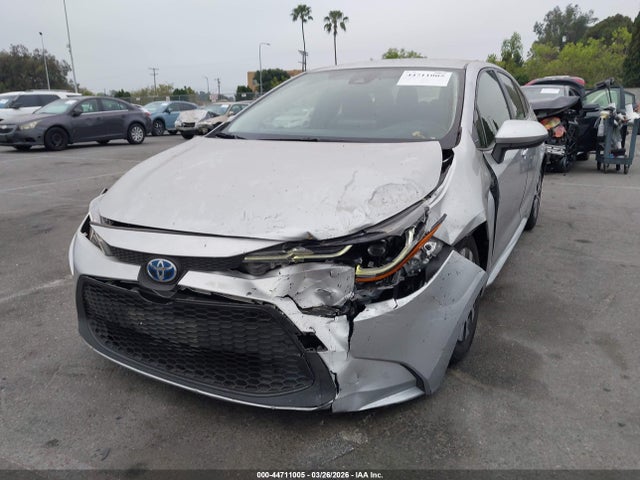 Toyota Corolla Hybrid Le 2022 JTDEAMDE7N3009249 Image 2