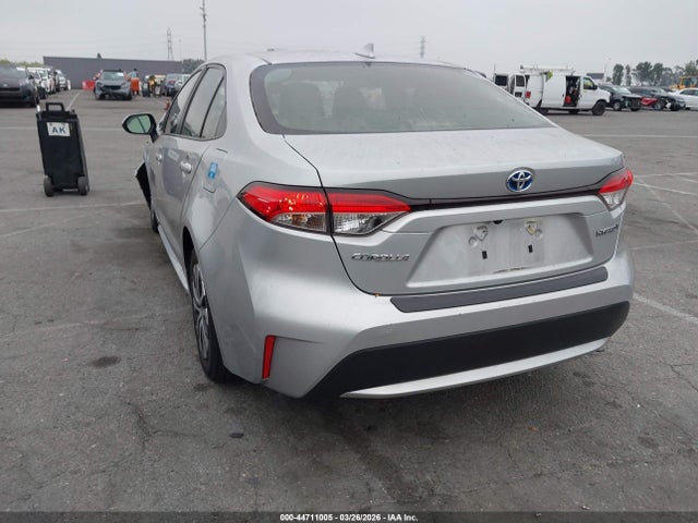 Toyota Corolla Hybrid Le 2022 JTDEAMDE7N3009249 Image 3