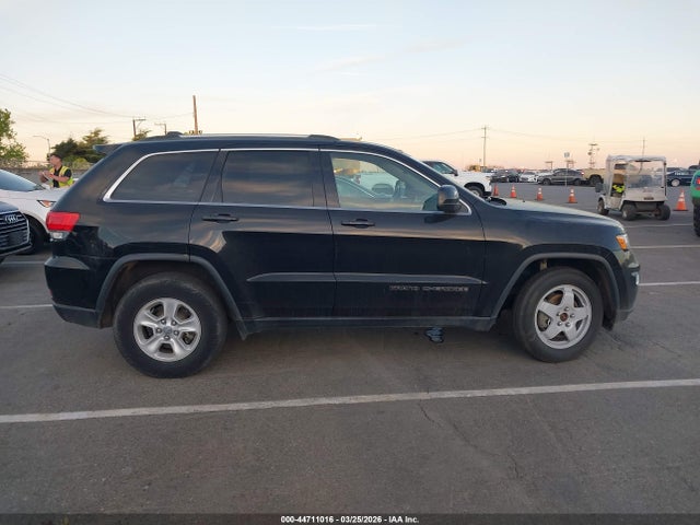 1C4RJFAG3HC872220 Jeep Grand Cherokee Laredo 4x4