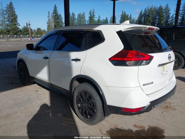 2017 NISSAN ROGUE JN8AT2MT8HW135493 Photo 2