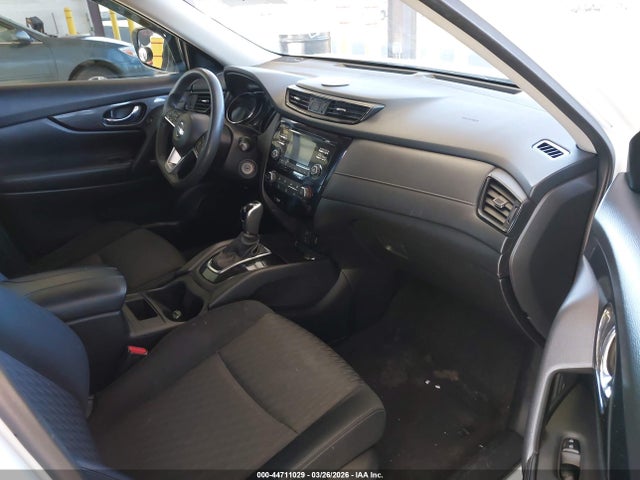 2017 NISSAN ROGUE JN8AT2MT8HW135493 Photo 4