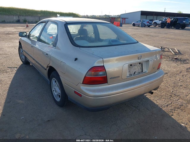 1994 HONDA ACCORD JHMCD5645RC021641 Photo 2