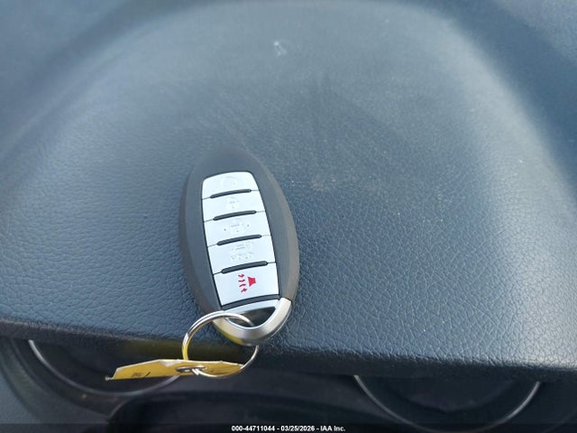 KNMAT2MV6JP575743 Nissan ROGUE SV