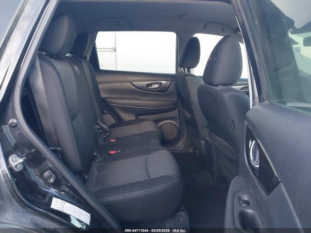 KNMAT2MV6JP575743 Nissan ROGUE SV