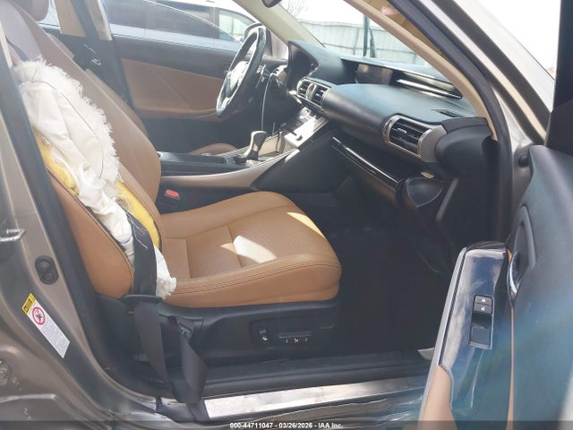 2016 LEXUS IS 200T JTHBA1D2XG5023322 Photo 4