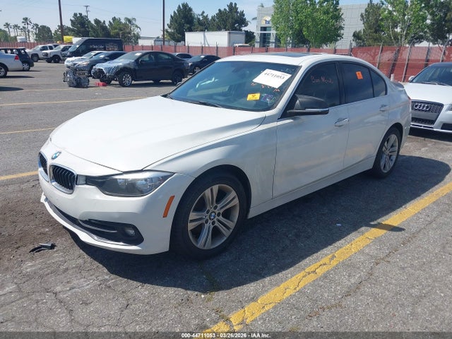 44711053 :رقم المزاد ، WBA8B9C52HK884514 vin ، 2017 Bmw 330i مزاد بيع
