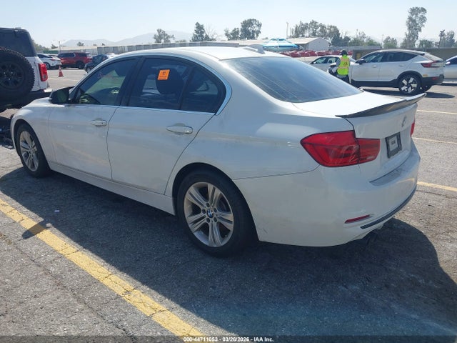 44711053 :رقم المزاد ، WBA8B9C52HK884514 vin ، 2017 Bmw 330i مزاد بيع