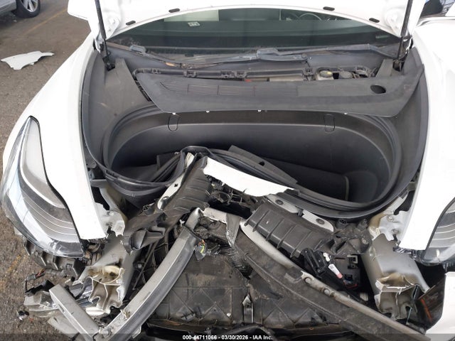 44711066 :رقم المزاد ، 5YJ3E1EB9KF391331 vin ، 2019 Tesla Model 3 Long Range/performance مزاد بيع