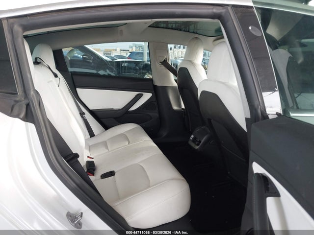 44711066 :رقم المزاد ، 5YJ3E1EB9KF391331 vin ، 2019 Tesla Model 3 Long Range/performance مزاد بيع