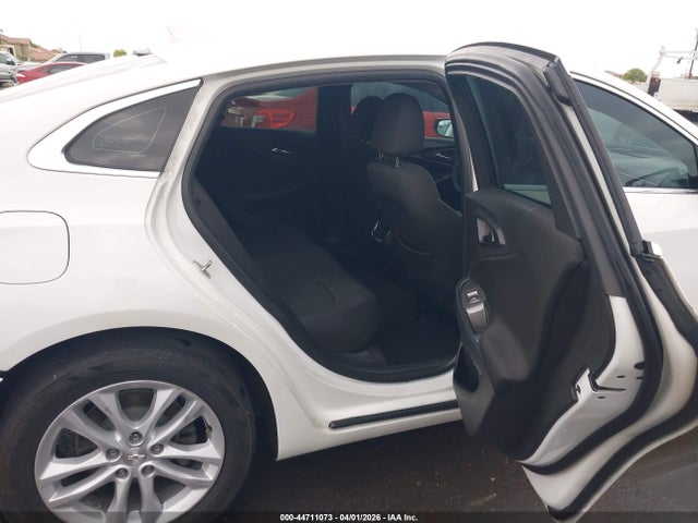 1G1ZE5ST8HF188829 Chevrolet MALIBU 1LT