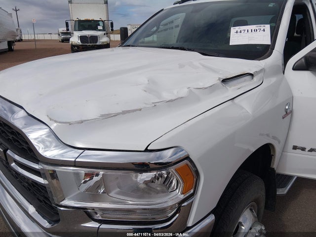 44711074 :رقم المزاد ، 3C63RRGL9NG238639 vin ، 2022 Ram 3500 Tradesman  4x4 8' Box مزاد بيع