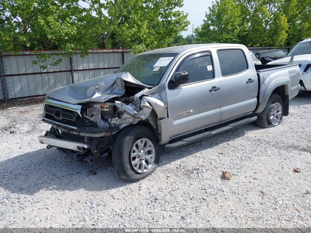 2015 Toyota Tacoma Base V6 მანქანა იყიდება აუქციონზე, vin: 3TMLU4EN1FM164490, აუქციონის ნომერი: 44711129