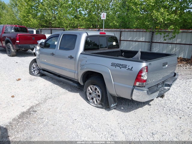 2015 Toyota Tacoma Base V6 მანქანა იყიდება აუქციონზე, vin: 3TMLU4EN1FM164490, აუქციონის ნომერი: 44711129
