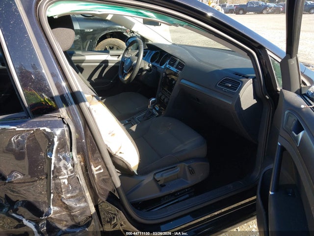WVWKR7AU3KW903123 Volkswagen E-golf Se