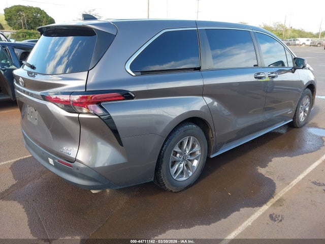 Auction sale of the 2021 Toyota Sienna Xle, vin: 5TDYRKEC4MS059417, lot number: 44711142