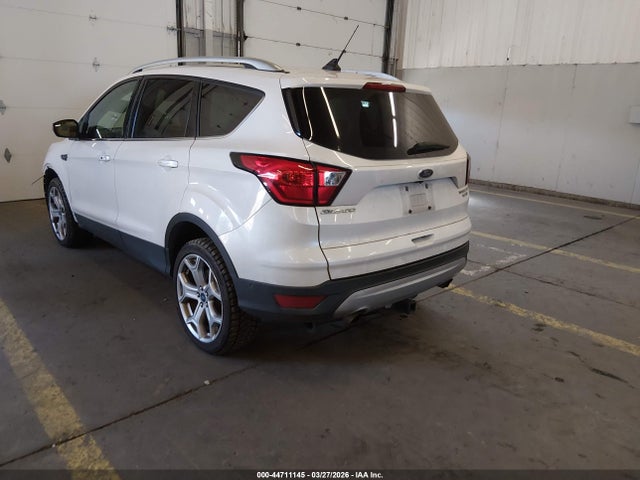 1FMCU9J9XKUC29716 Ford Escape Titanium