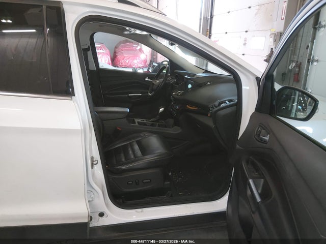 1FMCU9J9XKUC29716 Ford Escape Titanium
