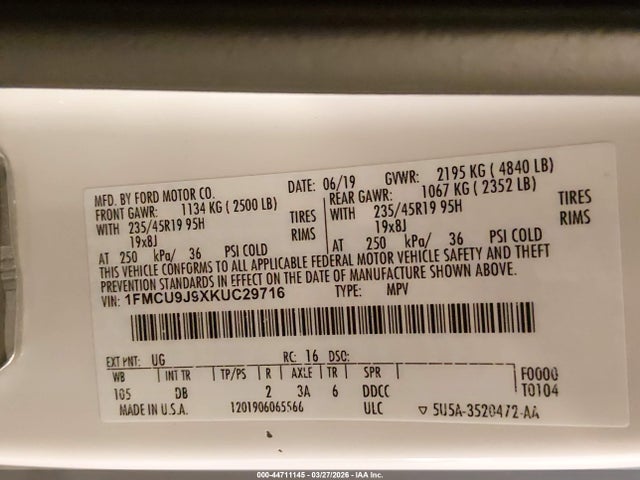 1FMCU9J9XKUC29716 Ford Escape Titanium
