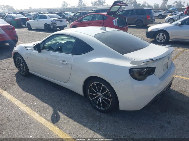 44711153 :رقم المزاد ، JF1ZNAE12K8700712 vin ، 2019 Toyota 86 Gt مزاد بيع