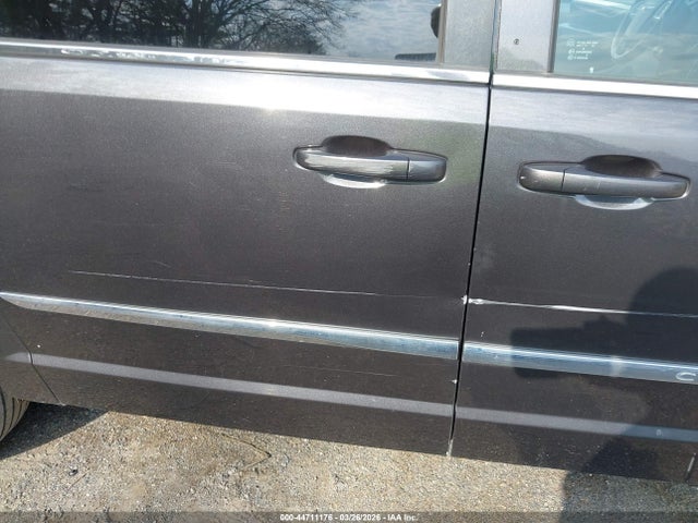 44711176 :رقم المزاد ، 2C4RC1BG2GR165353 vin ، 2016 Chrysler Town & Country Touring مزاد بيع