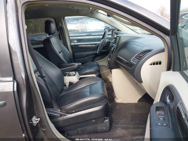 44711176 :رقم المزاد ، 2C4RC1BG2GR165353 vin ، 2016 Chrysler Town & Country Touring مزاد بيع