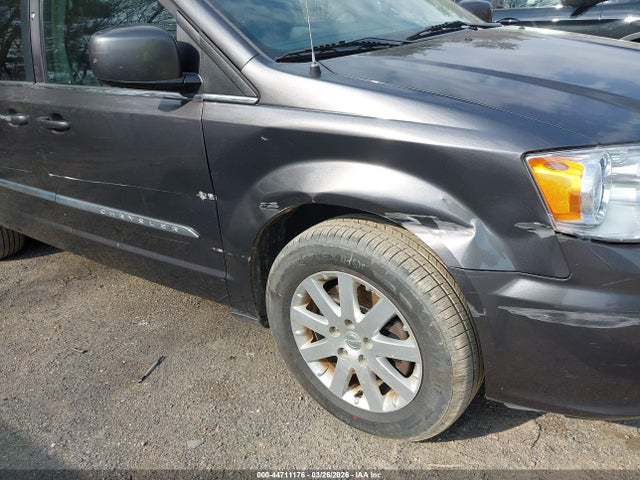 44711176 :رقم المزاد ، 2C4RC1BG2GR165353 vin ، 2016 Chrysler Town & Country Touring مزاد بيع