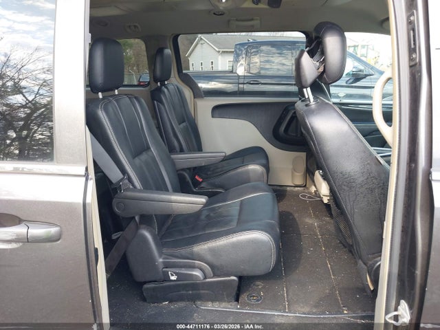 44711176 :رقم المزاد ، 2C4RC1BG2GR165353 vin ، 2016 Chrysler Town & Country Touring مزاد بيع