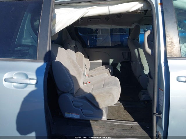 Toyota Sienna Le 8 Passenger 2015 5TDKK3DC4FS652277 Image 8