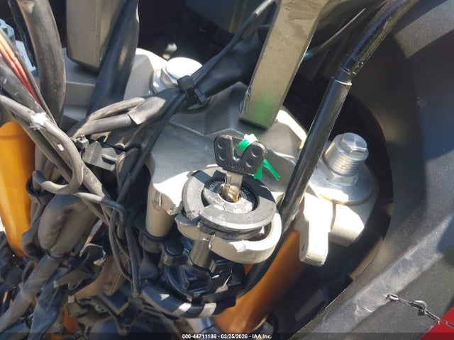 44711186 :رقم المزاد ، JYARN37Y7FA000047 vin ، 2015 Yamaha Fj09 C مزاد بيع