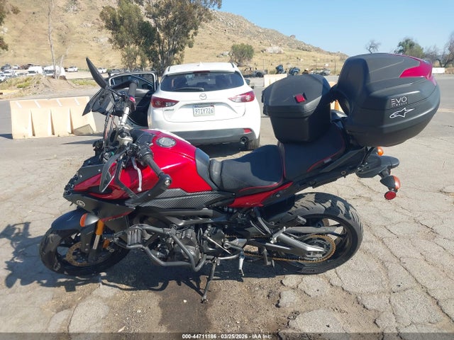 44711186 :رقم المزاد ، JYARN37Y7FA000047 vin ، 2015 Yamaha Fj09 C مزاد بيع