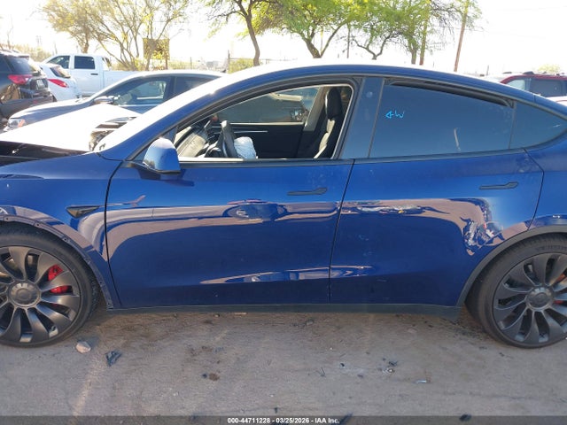 2023 Tesla Model Y Performance Dual Motor All-wheel Drive მანქანა იყიდება აუქციონზე, vin: 7SAYGDEF8PF603912, აუქციონის ნომერი: 44711228