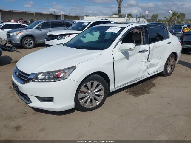 1HGCR3F9XFA022828 Honda Accord Touring