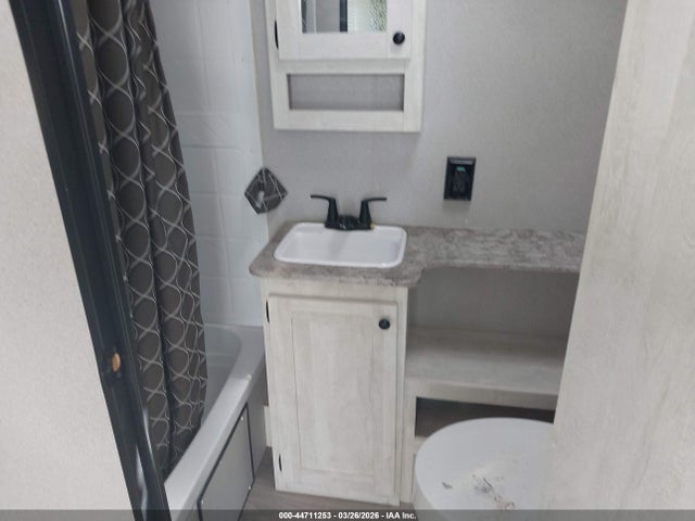 44711253 :رقم المزاد ، 5ZT2SSKB7RE021942 vin ، 2024 Forest River Shasta مزاد بيع
