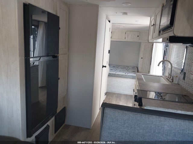 44711253 :رقم المزاد ، 5ZT2SSKB7RE021942 vin ، 2024 Forest River Shasta مزاد بيع