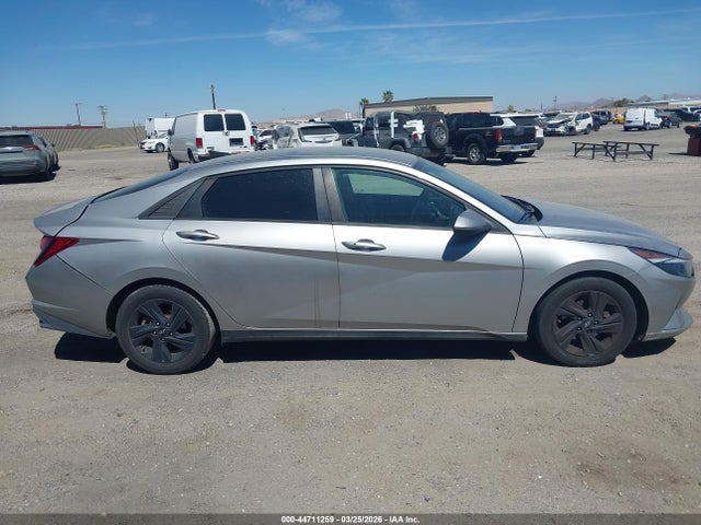 5NPLM4AGXMH001329 Hyundai ELANTRA SEL