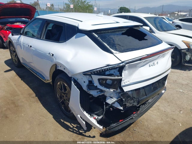 5XYC34JA1SG012173 KIA Ev6 Wind