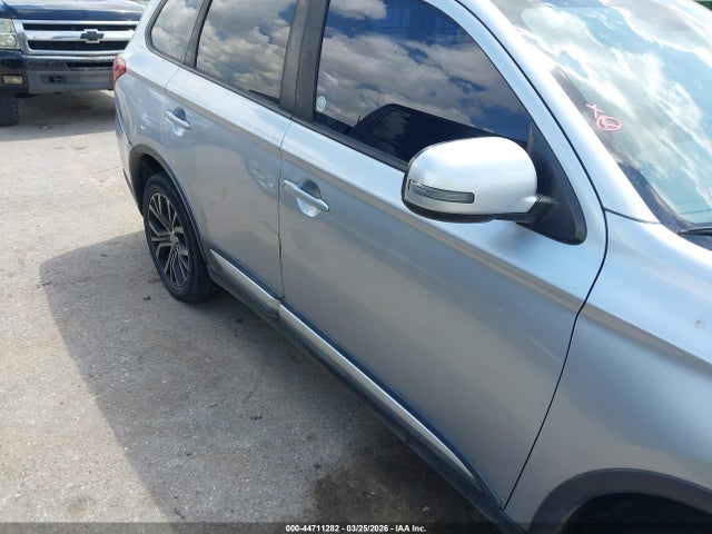 Продаж на аукціоні авто 2017 Mitsubishi Outlander Se, vin: JA4AZ3A32HZ031255, номер лоту: 44711282