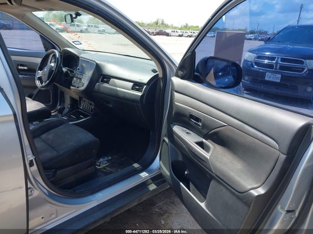 Продаж на аукціоні авто 2017 Mitsubishi Outlander Se, vin: JA4AZ3A32HZ031255, номер лоту: 44711282