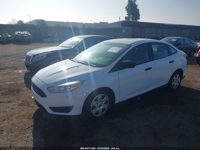 2018 FORD FOCUS 1FADP3E24JL270685 Photo 1