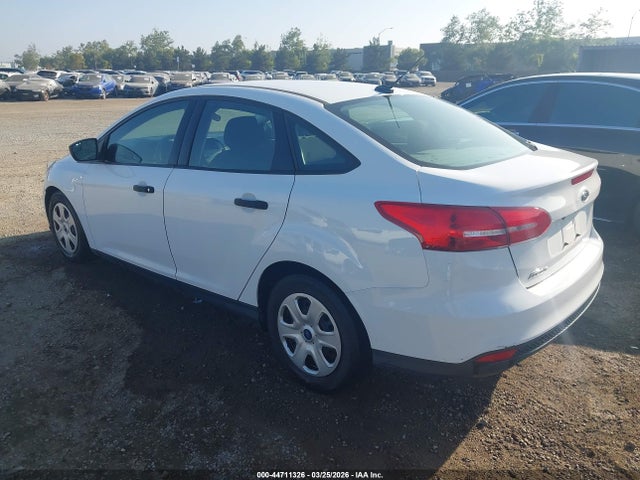2018 FORD FOCUS 1FADP3E24JL270685 Photo 2
