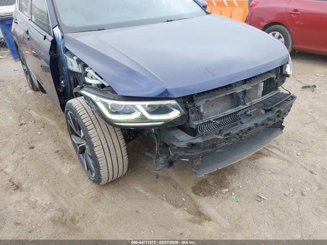 3VV4B7AX9NM024934 Volkswagen Tiguan 2.0t Sel R-line