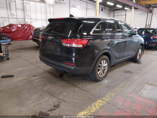 44711375 :رقم المزاد ، 5XYPGDA34JG429809 vin ، 2018 Kia Sorento 2.4l Lx مزاد بيع