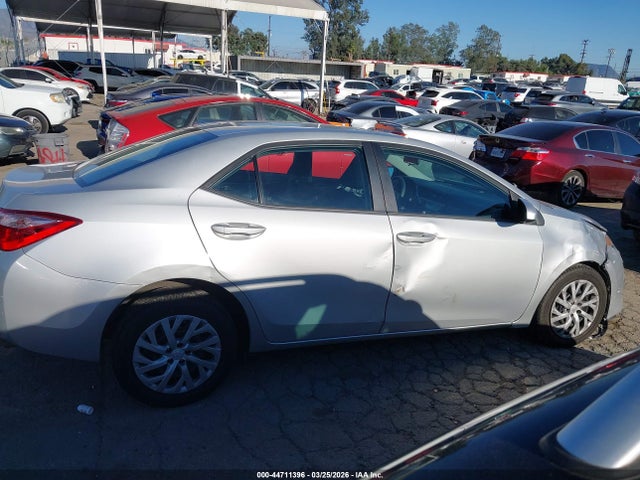 Toyota COROLLA LE 2018 5YFBURHEXJP832728 Image 13