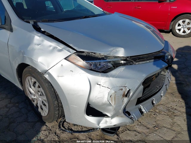 2018 TOYOTA COROLLA 5YFBURHEXJP832728 Photo 5