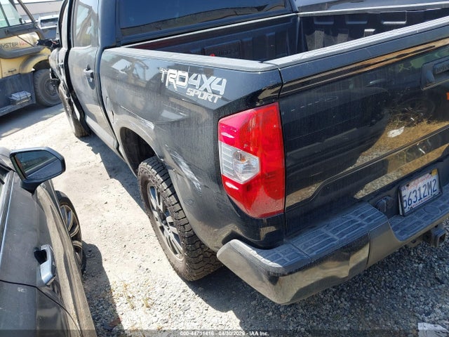 5TFDY5F12JX759006 Toyota Tundra Sr5 5.7l V8