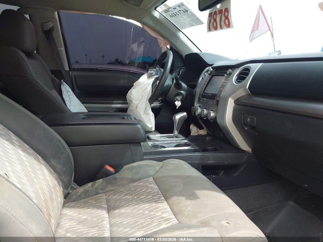 5TFDY5F12JX759006 Toyota Tundra Sr5 5.7l V8