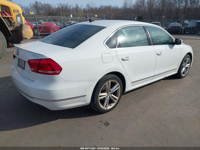 Продаж на аукціоні авто 2014 Volkswagen Passat 2.0l Tdi Sel Premium, vin: 1VWCN7A31EC071517, номер лоту: 44711424