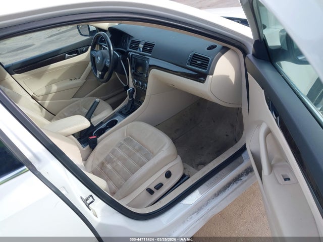 Продаж на аукціоні авто 2014 Volkswagen Passat 2.0l Tdi Sel Premium, vin: 1VWCN7A31EC071517, номер лоту: 44711424