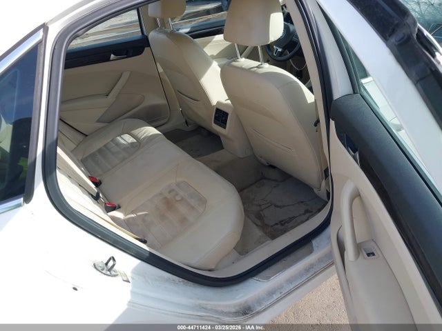 Продаж на аукціоні авто 2014 Volkswagen Passat 2.0l Tdi Sel Premium, vin: 1VWCN7A31EC071517, номер лоту: 44711424